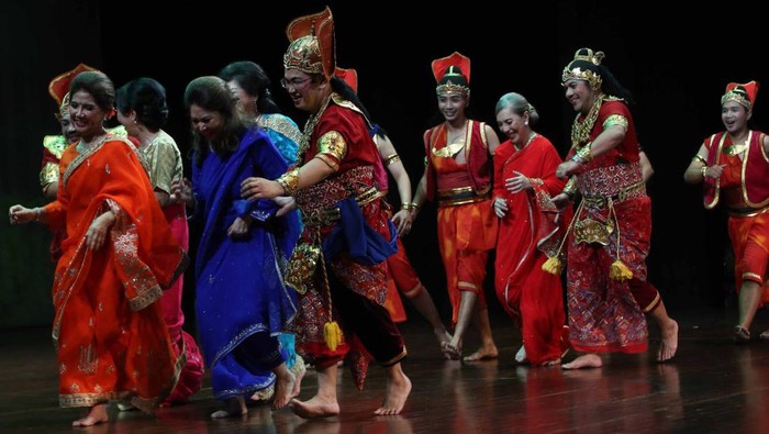 BCA turut ambil bagian dalam pelestarian budaya di Indonesia. BCA mendukung pagelaran Ketoprak Financial 