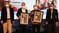 BRI Life menerima Platinum Trophy For The Financial Performance With Predicate Excellent During 2012-2022, serta Premi Bruto di atas Rp 5 triliun.