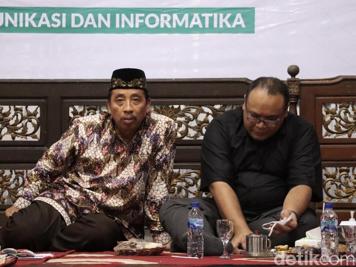 Bupati Rembang Abdul Hafidz (Kiri) dan Wabup Rembang Mochamad Hanies Cholil Barro’. Foto diunggah pada Senin (1/8/2022).