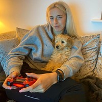 Wanita tersebut mulai bergabung ke Arsenal di usia 17 kemudian pindah ke Everton hingga akhirnya kini bersama Manchester City sejak 2020. Sebelumnya ia cukup memberikan dampak dalam berbagai pertandingan tapi baru kali ini memberikan peran yang besar dan mendapat sorotan internasional.Foto: Instagram Chloe Kelly