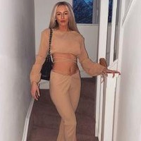 Jika aku sedang santai, mereka akan berkata: Ayo bangun atau kamu tidak boleh bermain bersama kami,. Jadi mereka benar-benar membangun siapa aku sekarang dan aku sangat mengapresiasi itu, kata Chloe.Foto: Instagram Chloe Kelly