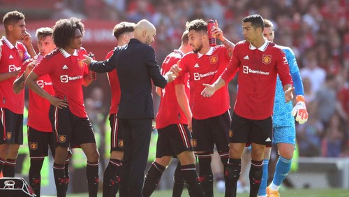 MANCHESTER, ENGLAND - JULY 31: Manchester United manager Erik ten Hag chats with Christiano Ronaldo of Manchester United during the Pre-Season Friendly match between Manchester United and Rayo Vallecano at Old Trafford on July 31, 2022 in Manchester, England. (Photo by Jan Kruger/Getty Images)