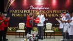 Daftar ke KPU, PDIP Gelar Arak-arakan Budaya, Lihat Fotonya Nih