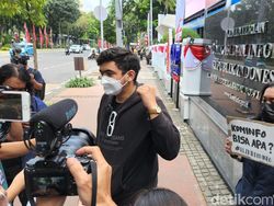 Protes Pemblokiran PayPal di Kantor Kominfo: Nafkah Saya Hilang