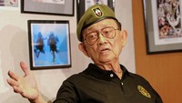 Ramos juga sempat menjadi komandan paramiliter Polisi Filipina, lembaga utama yang menegakkan penindasan brutal terhadap perbedaan pendapat setelah Marcos mendeklarasikan darurat militer pada tahun 1972. AFP/STR.