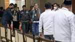 Ekspresi Farhat Abbas Saat Daftarkan Partai Pandai ke KPU