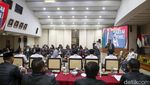 Ekspresi Farhat Abbas Saat Daftarkan Partai Pandai ke KPU