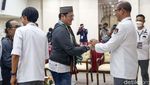 Ekspresi Farhat Abbas Saat Daftarkan Partai Pandai ke KPU