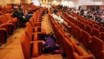 Kuasai Parlemen Irak, Pendemo Lelah dan Tidur di Lantai, Nih Fotonya