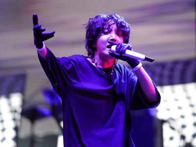 Aksi Panggung Menakjubkan J-Hope BTS di Lollapalooza