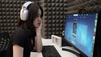 Kayes mendapatkan keseruan dari streaming karena penontonnya terasa kompak. (Foto: dok. Instagram @ewkharis) 
