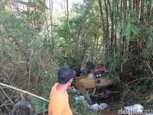 Truk Masuk Jurang di Bukit Bego Bantul