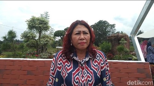 Kepala Desa Kawunghilir, Yosa Novita