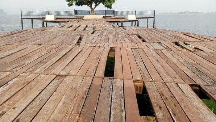 Kondisi dermaga di objek wisata Buricak Burinong