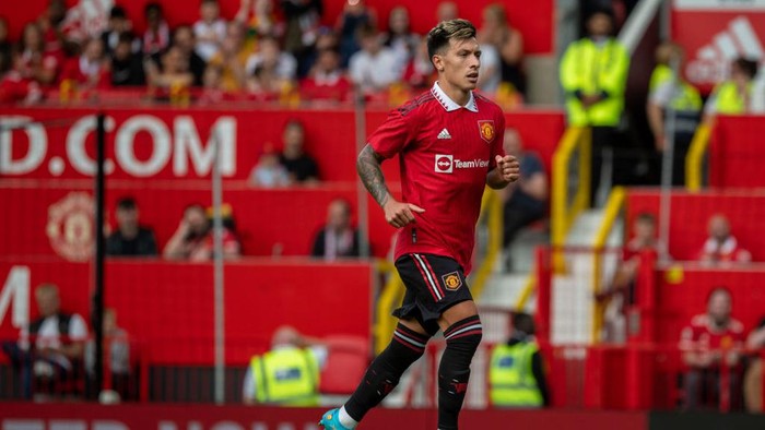 MANCHESTER, ENGLAND - JULY 31:   Lisandro Martinez of Manchester United in action during the pre-season friendly match between Manchester United and Rayo Vallecano at Old Trafford on July 31, 2022 in Manchester, England. (Photo by Ash Donelon/Manchester United via Getty Images)