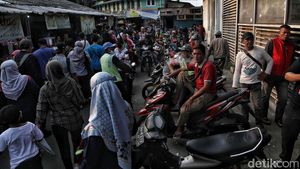 Macet Fashion Week di Jalan Raya Citayam saat Jam Pulang Kerja