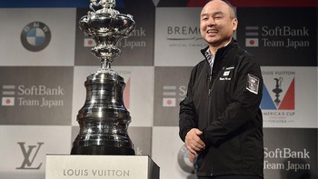 Masayoshi Son sampai saat ini masih terus aktif mengenbangkan sayap bisnis Softbank. Foto: Getty Images