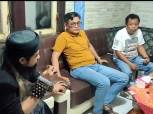 Demo Padepokan Gus Samsudin Dibubarkan saat Ada Mediasi