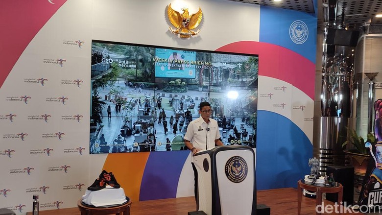 Menparekraf Sandiaga Uno Menparekraf Sandiaga Uno