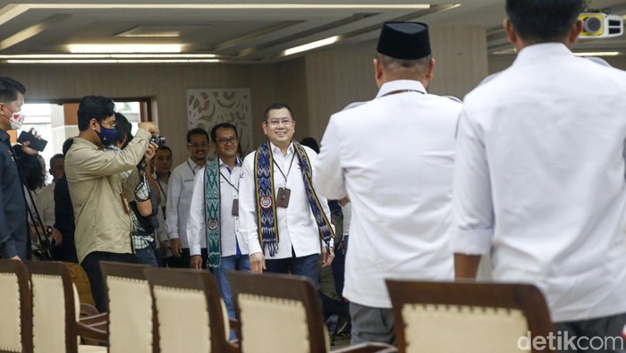 Partai Perindo mendaftar sebagai calon peserta Pemilu 2024 ke KPU hari ini. Pendaftaran itu dipimpin langsung oleh Ketum Perindo Hary Tanoesoedibjo, Senin, 1/8/2022.