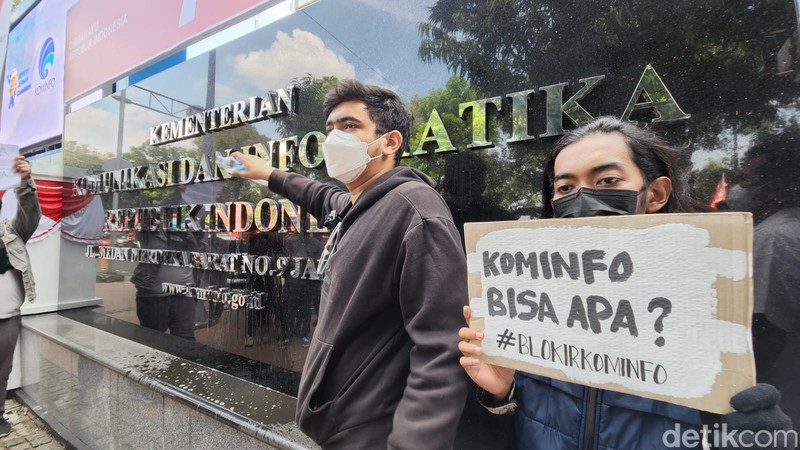 Protes ke Kominfo PayPal Diblokir