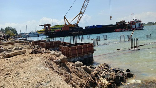 Proyek pembangunan dermaga timur, Pelabuhan Benoa yang saat ini masih dalam proses pengerjaan oleh PT Pelindo Persero, Senin (1/8/2022).