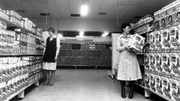 Menjadi andalan ibu-ibu pada tahun 1971, supermarket ini ternyata tak mampu bersaing lebih lama. Tepat 13 tahun setelah dibuka, supermarket ini berakhir tutup pada tahun 1984. Foto: Chronicle Live