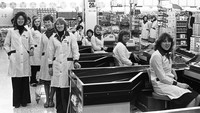 Sebuah supermarket bernama Presto pernah menjadi andalan masyarakat Inggris untuk memenuhi kebutuhan hariannya. Konon supermarket ini sudah hadir sejak awal tahun 1960an. Foto: Chronicle Live