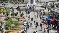 Jam Gadang berada di Bukittinggi. Jam ini pertama kali dibangun pada tahun 1926 pada masa pemerintahan Hindia Belanda.  (detik)