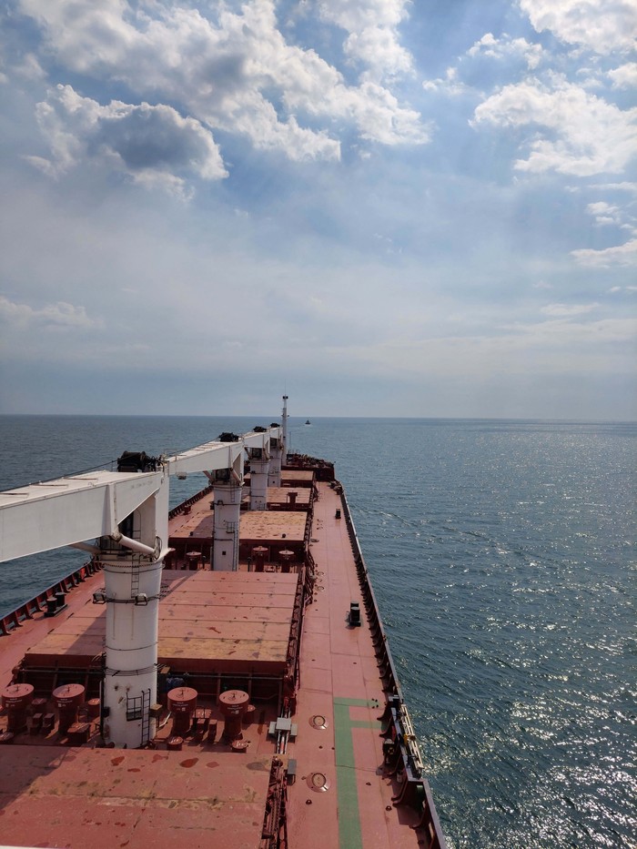 Ukraina Mulai Ekspor Gandum The Sierra Leone-flagged cargo ship, Razoni carrying Ukrainian grain leaves the port, in Odesa, Ukraine, August 1, 2022, in this picture obtained from social media. Abdullah Jendi/via REUTERS THIS IMAGE HAS BEEN SUPPLIED BY A THIRD PARTY. MANDATORY CREDIT. NO RESALES. NO ARCHIVES.