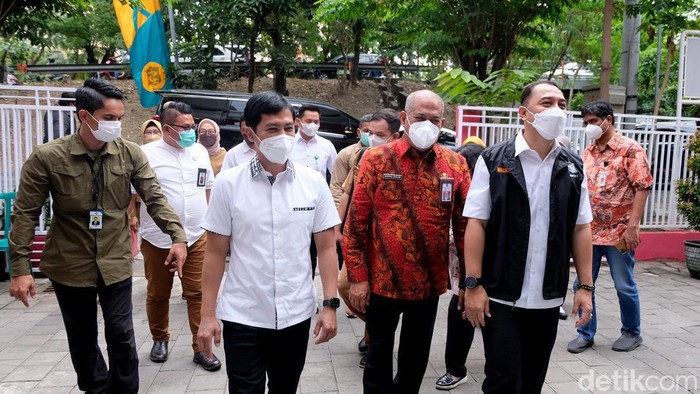 wamendes di posyandu surabaya