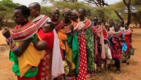 Daging tersebut kemudian didistribusikan kepada keluarga paling terdampak kekeringan berkepanjangan di Lengusaka, Wamba, Kabupaten Samburu, Kenya.