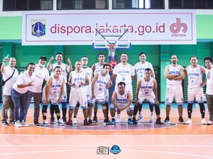 X-UNS Basketball: Berpisah di Kampus, Bersatu di Lapangan