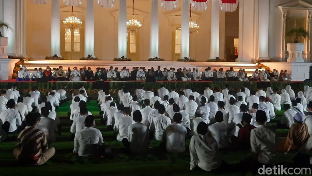 Jokowi Puji Tausiah Maruf Amin: Ini Enaknya Kalau Wapresnya Kiai