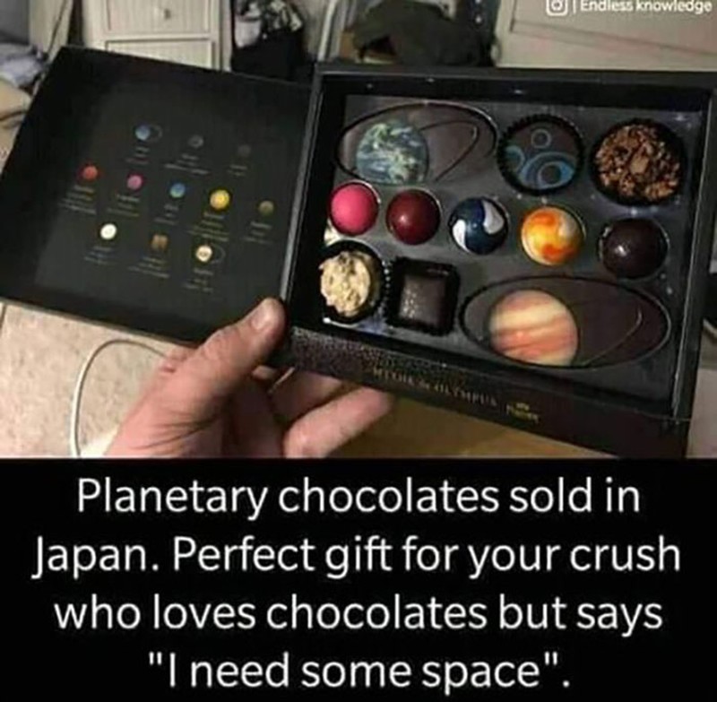 Henry Hertz, fisikawan yang membuktikan bahwa gelombang elektromagnetik merambat melalui udara dan menciptakan mekanika kontak.