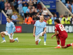 Premier League Mau Tiadakan Aksi Berlutut Sebelum Kickoff