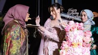Dia juga bermimpi bisa membawa kedua orang tuanya pergi haji. (Foto: dok. Amel Alvi)