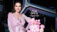 Potret Amel Alvi di perayaan ulang tahun ke-30. (Foto: dok. Amel Alvi) 