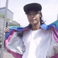 Semakin terkenal, gaya berbusana Bonge pun jadi makin terlihat lebih stylish. Kini Bonge kembali mencuri atensi karena penampilannya yang manglingi usai di-makeover. Foto: Instagram/@bonge.sudirman