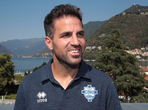 Gelandang Como Ungkap Kemiripan Filosofi Fabregas dan Guardiola
