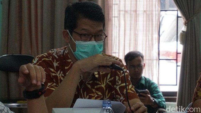 Dokter spesialis kandungan RSUD Jombang, dr Joko Pratomo saat hearing di DPRD Jombang.