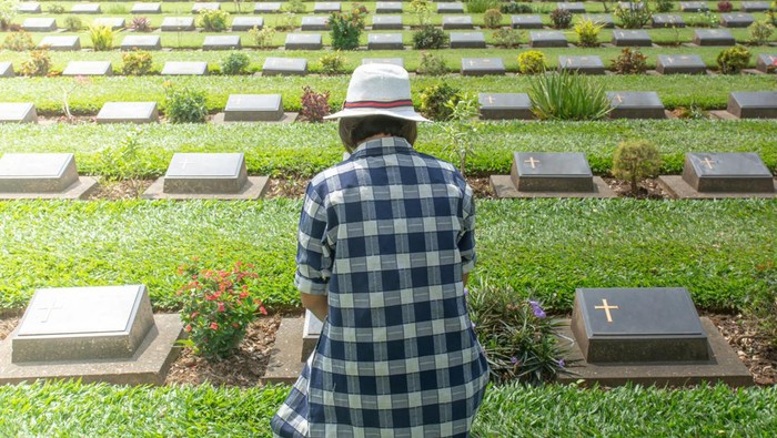 Angel guardian sleeping on the grave