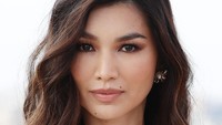 Gemma Chan disebut tengah memproduseri kisah The Moon Represents My Heart, tentang keluarga Inggris-China yang dapat melakukan perjalanan waktu. Foto: WireImage/Stefania DAlessandro