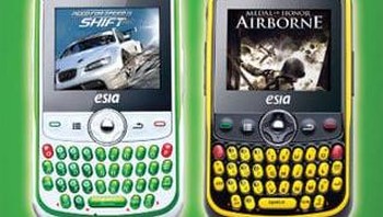 Rilis di 2011, Esia QWERTY dilengkapi banyak game Java dari Electronic Arts. Foto: via Kaskus
