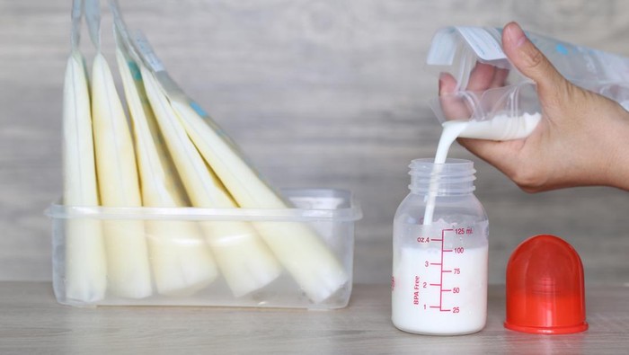 Heboh Ibu-ibu di Inggris Jual ASI Buat Pria Berotot Gemar Fitness