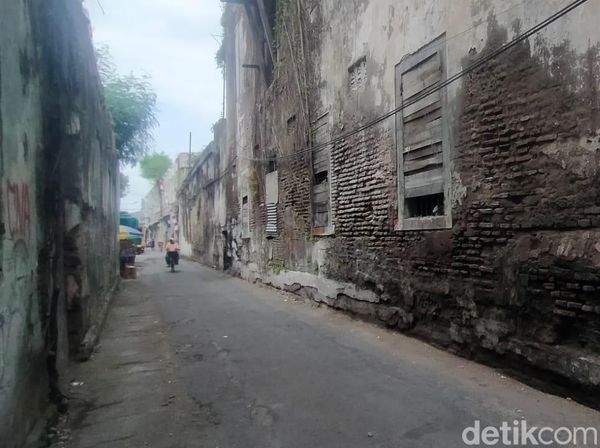Surga Bagi Pemburu Foto Vintage di Surabaya