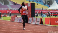 Putri Aulia mencatatkan waktu 26,650 detik dengan mengalahkan rekan senegaranya Ni Wayan Ayu Alvina dengan catatan waktu 29,420 detik. (Foto: PIUS ERLANGGA)