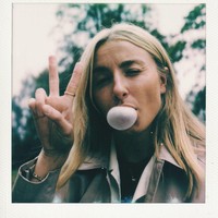 Leah Williamson sendiri belum banyak membagikan potret stylish-nya. Tapi ia mengaku menyukai brand Prade dan celana pria dari brand Issey Miyake.Foto: Instagram @leahwilliamsonn