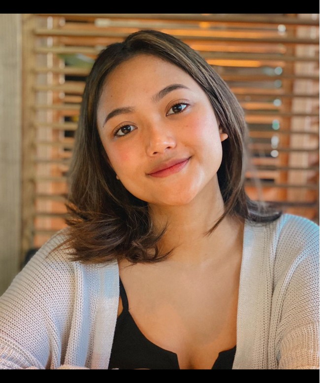 Jika dilihat sekilas, penampilan Kurma dan Marion Jola memang terlihat mirip karena warna kulit dan potongan rambutnya yang hampir sama. Keduanya sama-sama memiliki kulit yang eksotis. Foto: Instagram/@lalamarionmj