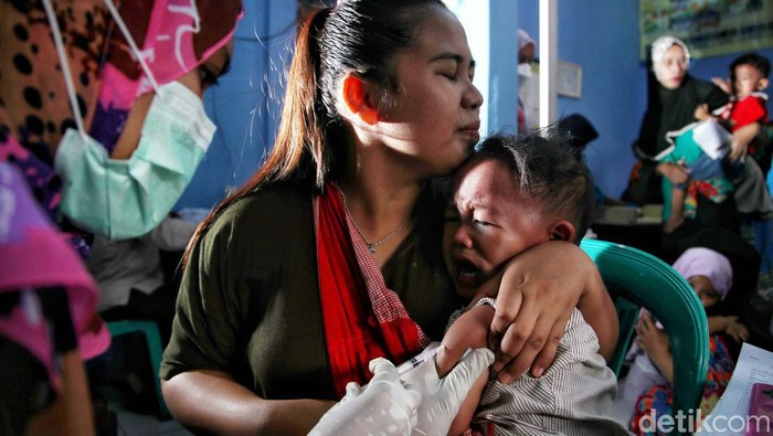 Peran Orang Tua Penting untuk Penuhi Hak Imunisasi Lengkap Bagi Anak